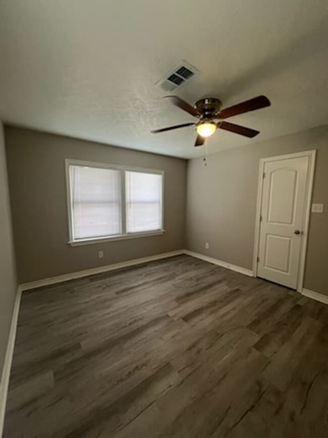 Building Photo - 4510 Clermont Ave