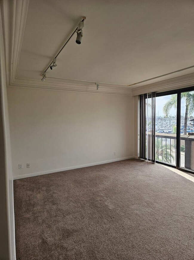 Building Photo - Live at Le Rondelet - Two Bedrooms and Views!