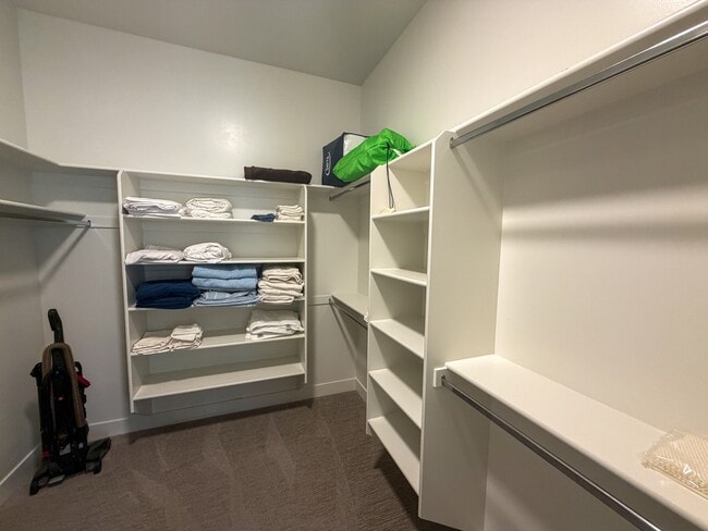 Building Photo - 5979 E Big Horn Pkwy