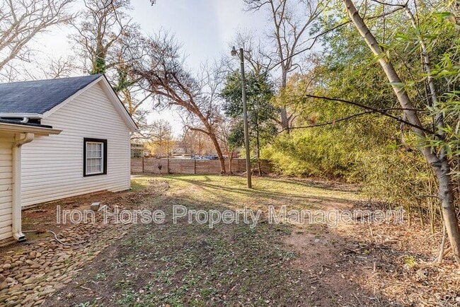 Building Photo - 1760 Old West Broad St