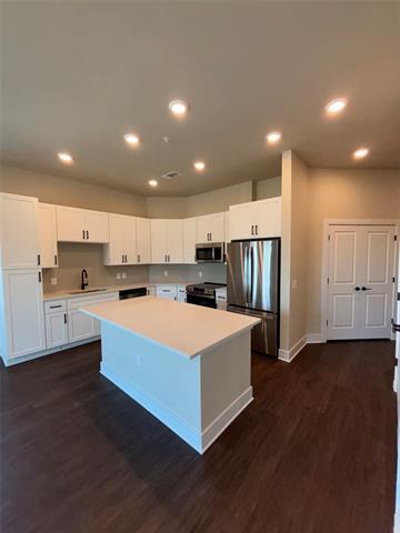 Building Photo - 111 Town Pl