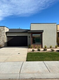 Building Photo - Woodland Estates Townhome!