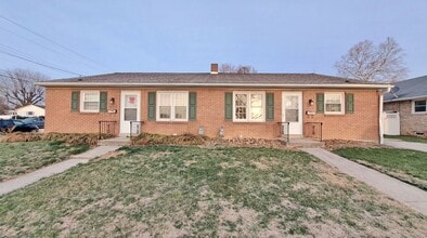 Building Photo - 400-404 Moul Avenue