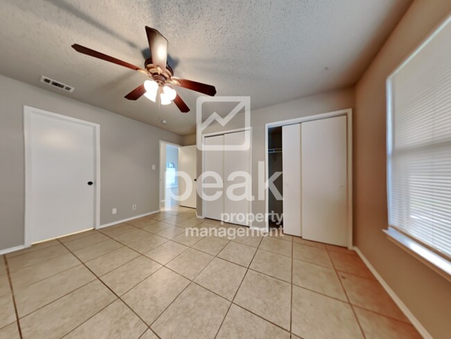 Building Photo - $1899! Beautiful 3Bed/2Bath Home ready for...