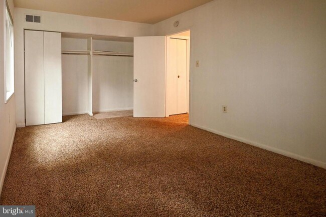 Building Photo - 1532 Northgate Square