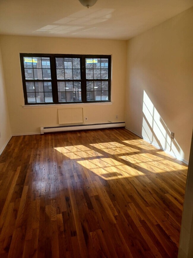 Building Photo - 156-50-156-78 78th St