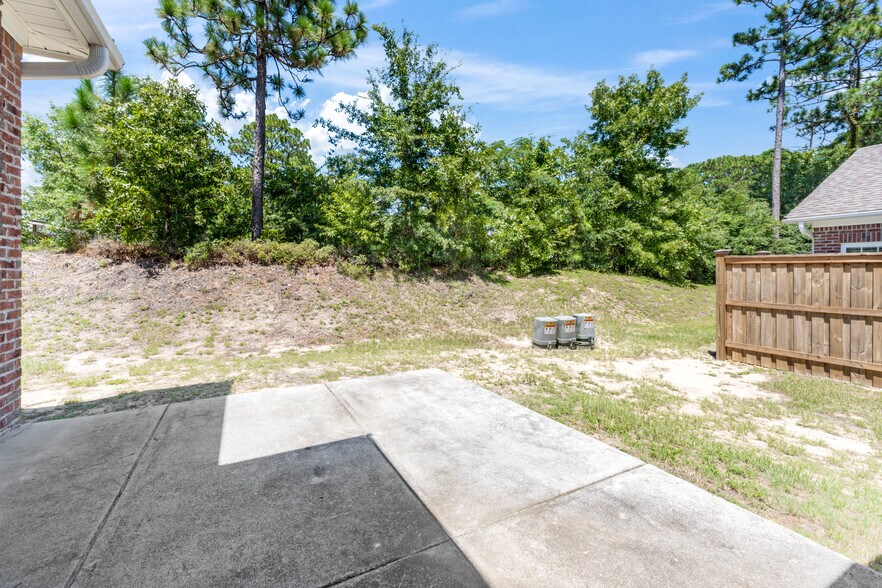 Building Photo - 320 Hibiscus Way