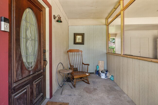 Building Photo - 5003 Mockingbird Ln