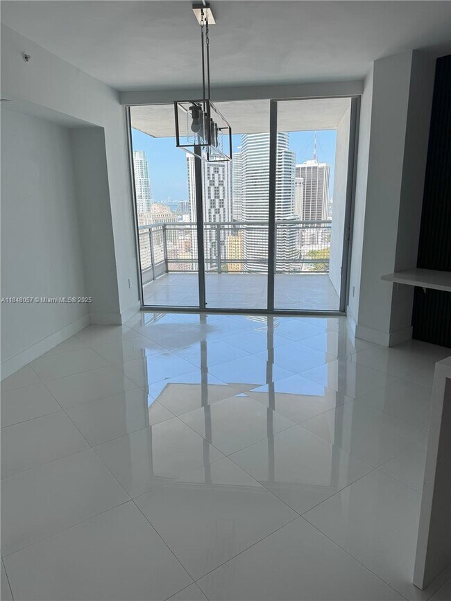 Building Photo - 350 S Miami Ave