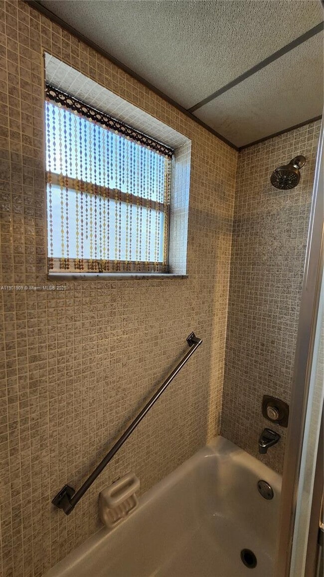 Building Photo - 419 Saxony Way