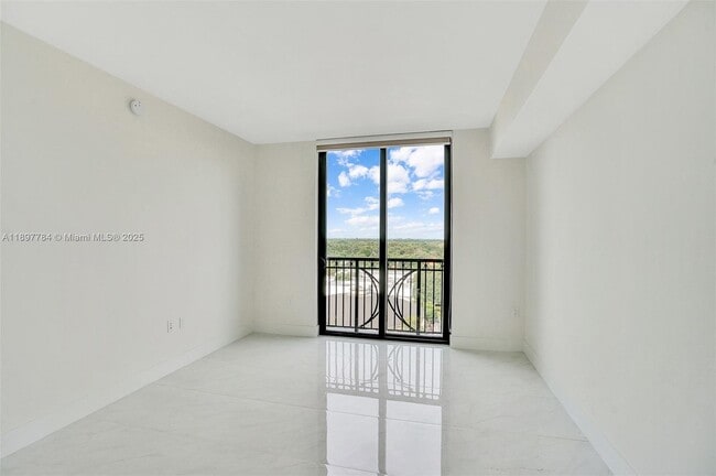 Building Photo - 301 Altara Ave