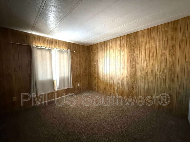 Building Photo - 622 Riverfront Dr