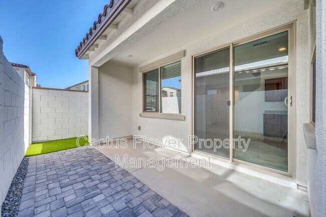 Building Photo - 9850 E Tamery Ave