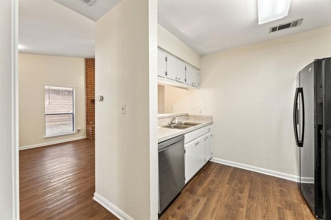 Building Photo - 2518 Howellwood Way