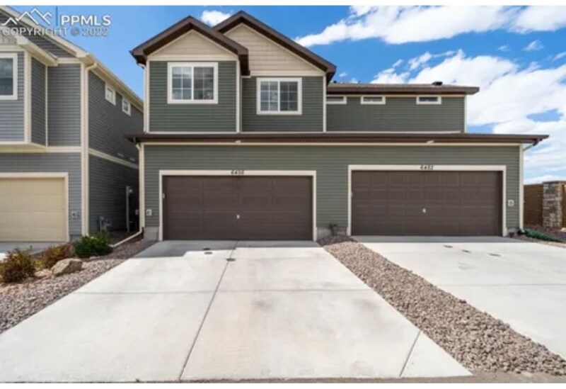 Building Photo - 6456 Glencullen View