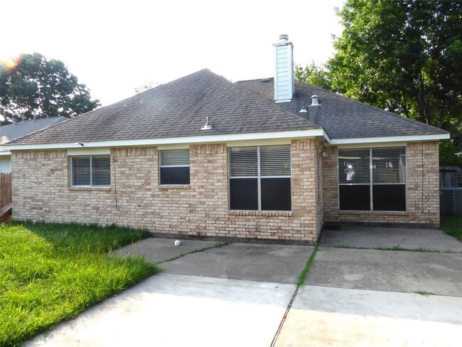 Building Photo - 6418 New World Dr