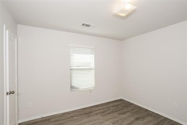 Building Photo - 5712 Willamette Dr