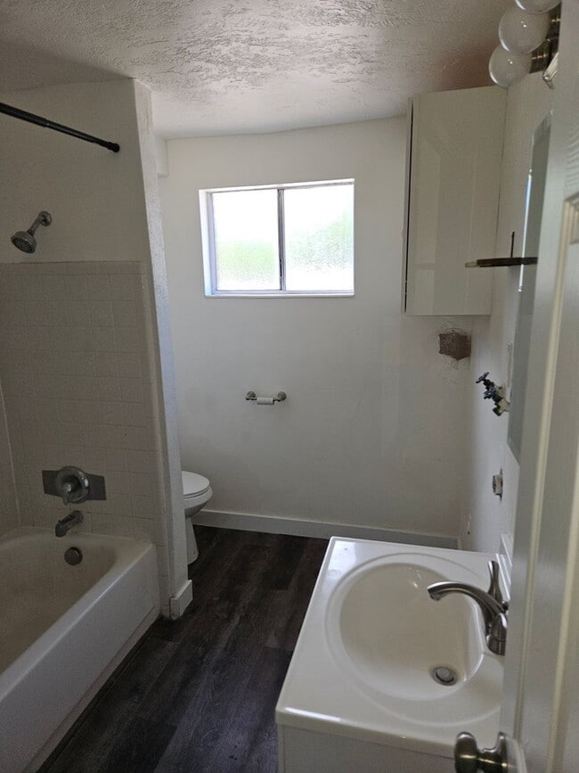 Building Photo - 580 S 470 E