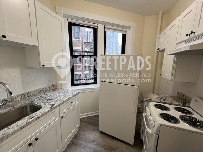 Building Photo - 1 bedroom in Boston MA 02115