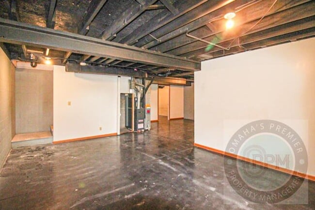 Building Photo - Comfortable 2 Bedroom/ 2 Bathroom/ 2 Car D...