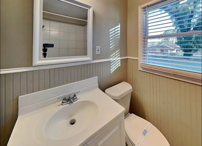 Building Photo - 2497 Brentwood Rd