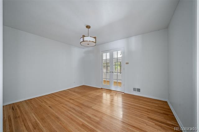 Building Photo - 3124 S Vine Ct
