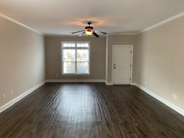 Building Photo - 2221 Brookville Dr