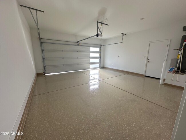 Building Photo - 8018 W Griswold Rd