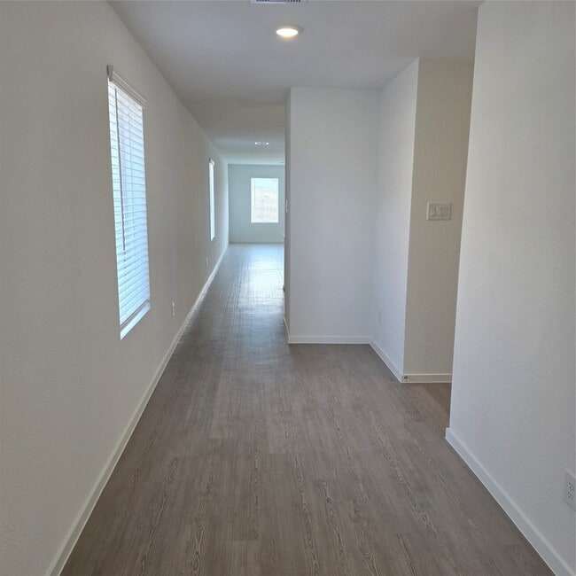 Building Photo - 28751 Texas Plns Dr