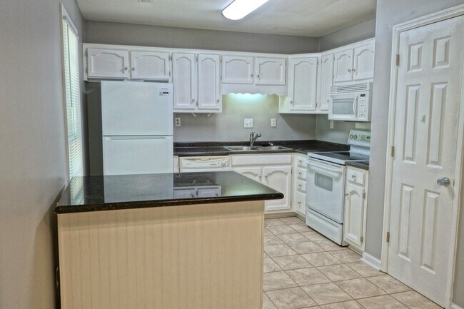 Building Photo - 111 Scarlet Oak Cir