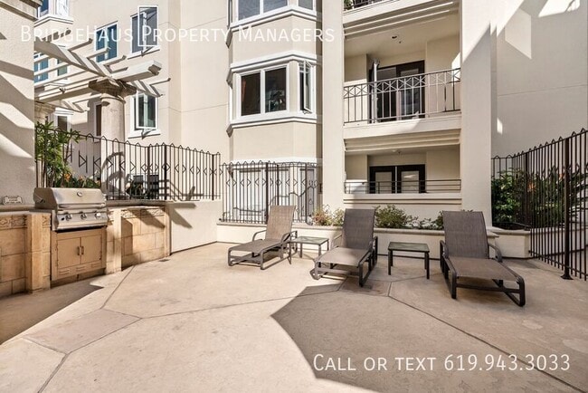 Building Photo - 655 Columbia St