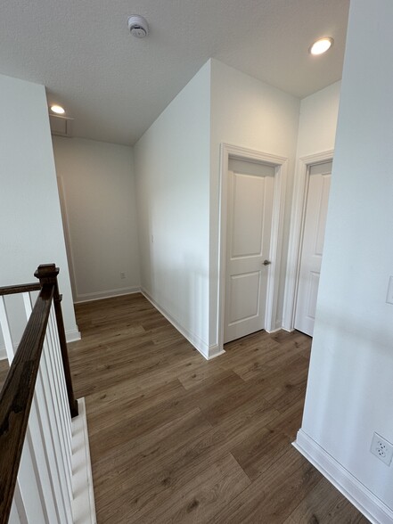 Building Photo - 11463 Newtonian Blvd