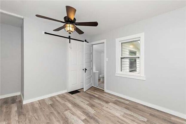 Building Photo - Coming Soon | Charming 3 Bed, 3 Bath Bungalow in Independence!