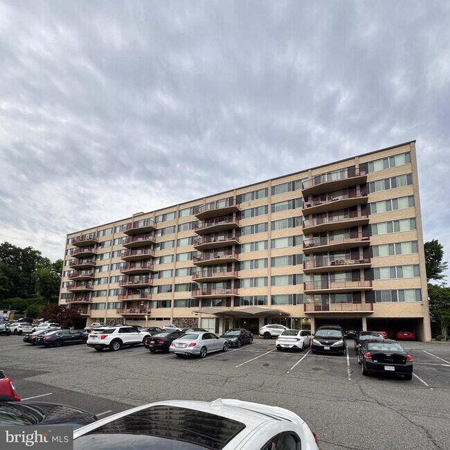 Primary Photo - 5353 Columbia Pike