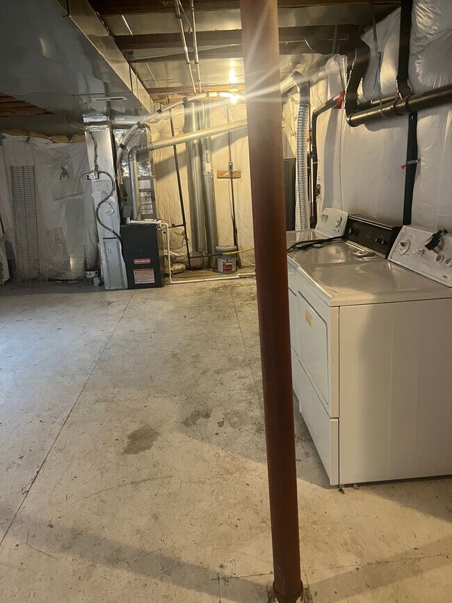 Building Photo - Gorgeous 4bd Home in  Cul-de-sac!!