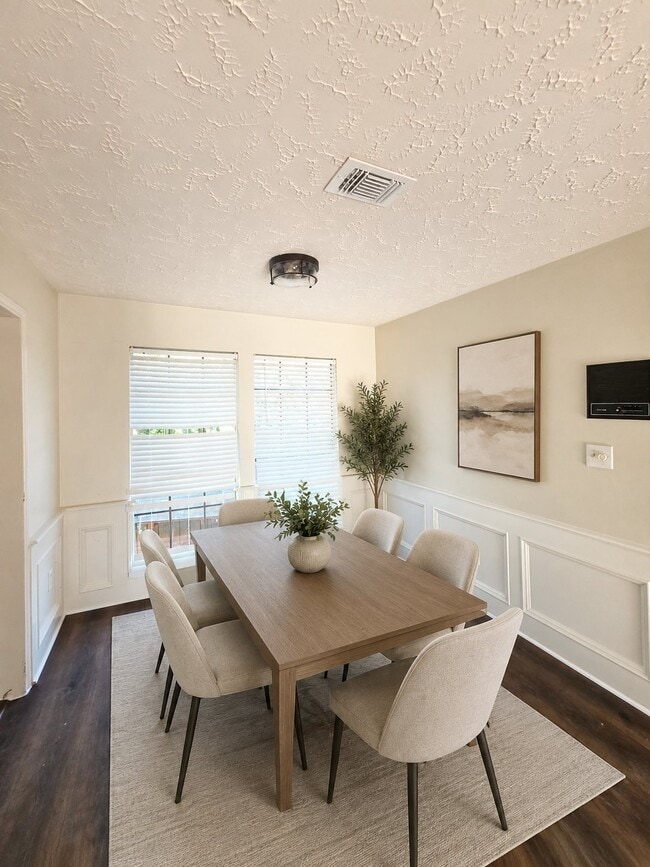 Building Photo - 2842 W Pebble Beach Dr