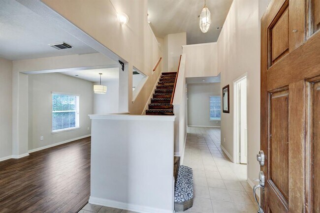 Building Photo - 3719 Wild Oak Dr