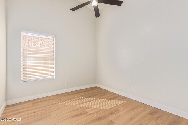 Building Photo - 5340 W Oraibi Dr