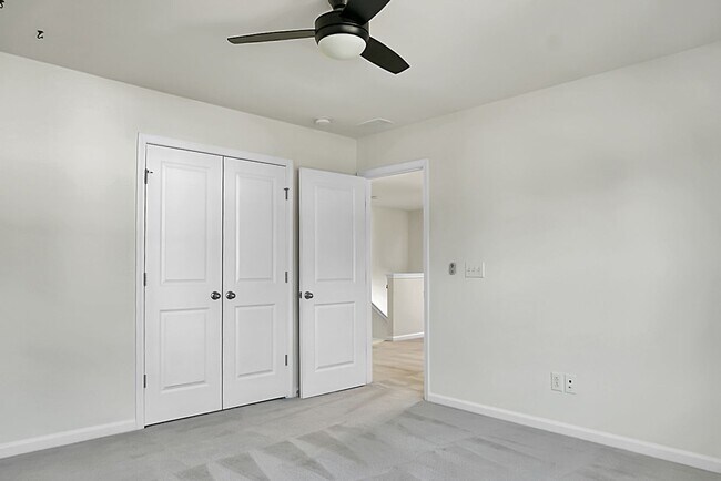 Building Photo - Beautiful 3 Bedroom, 2.5 Bath-Monks Corner in Riverstone