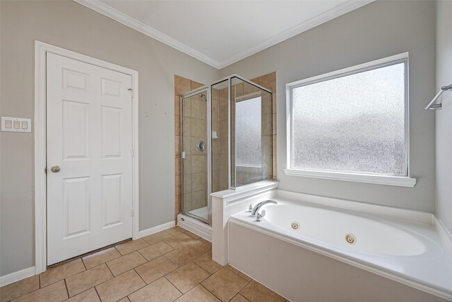 Building Photo - 13922 Normandy Ct