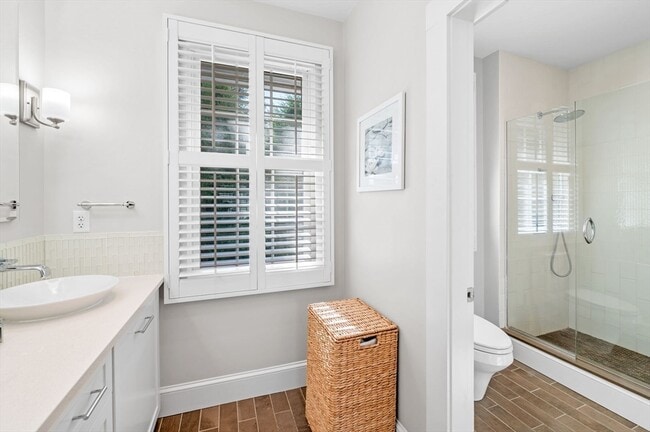 Building Photo - 59 Harbor Ave