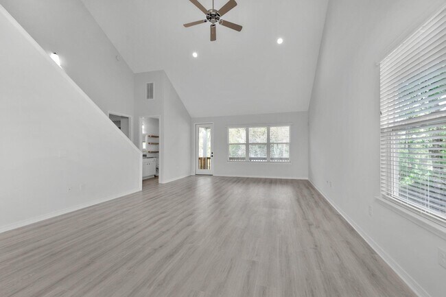 Building Photo - 303 Key Lime Pl