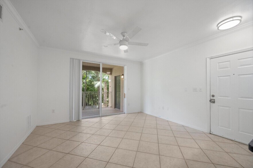 Building Photo - 6475 Emerald Dunes Dr