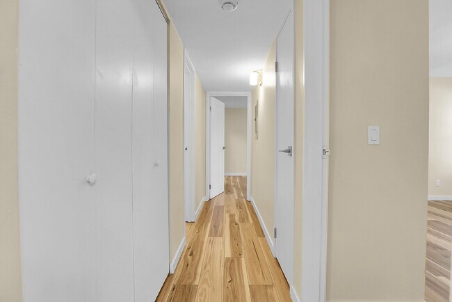 Building Photo - $1,995 - 2 Bed, 2 Bath Condo in Lakewood w...