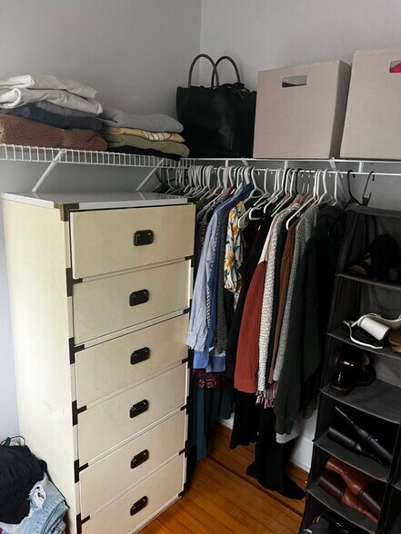 Building Photo - 147 Woodlawn Ave