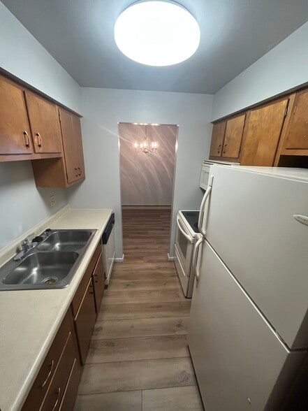 Building Photo - MILLSTONE APARTMENTS