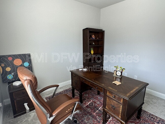 Building Photo - 2222 McMullin Dr