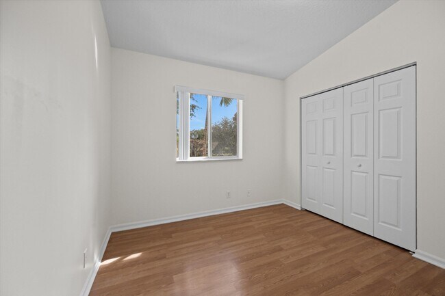 Building Photo - 4534 Oak Terrace Dr