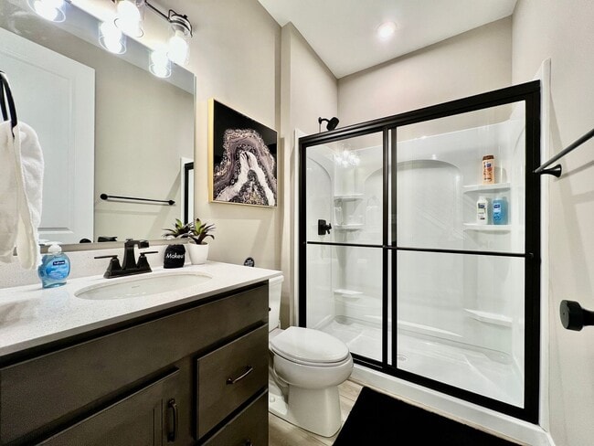 Building Photo - 4 Bedroom, Luxury living in premium location next to Liberty Center and Interstate 75