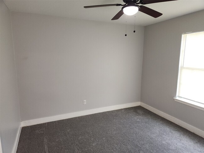 Building Photo - 20911 Walder Ct